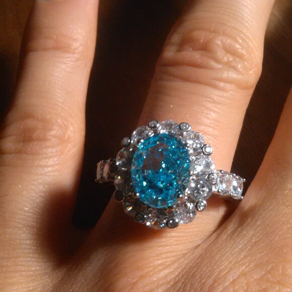 Simulated Blue and White Diamond Sterling Silver Fire Cut Ring (Size 8) - Picture 10 of 16